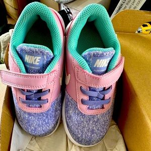 10c Nike school